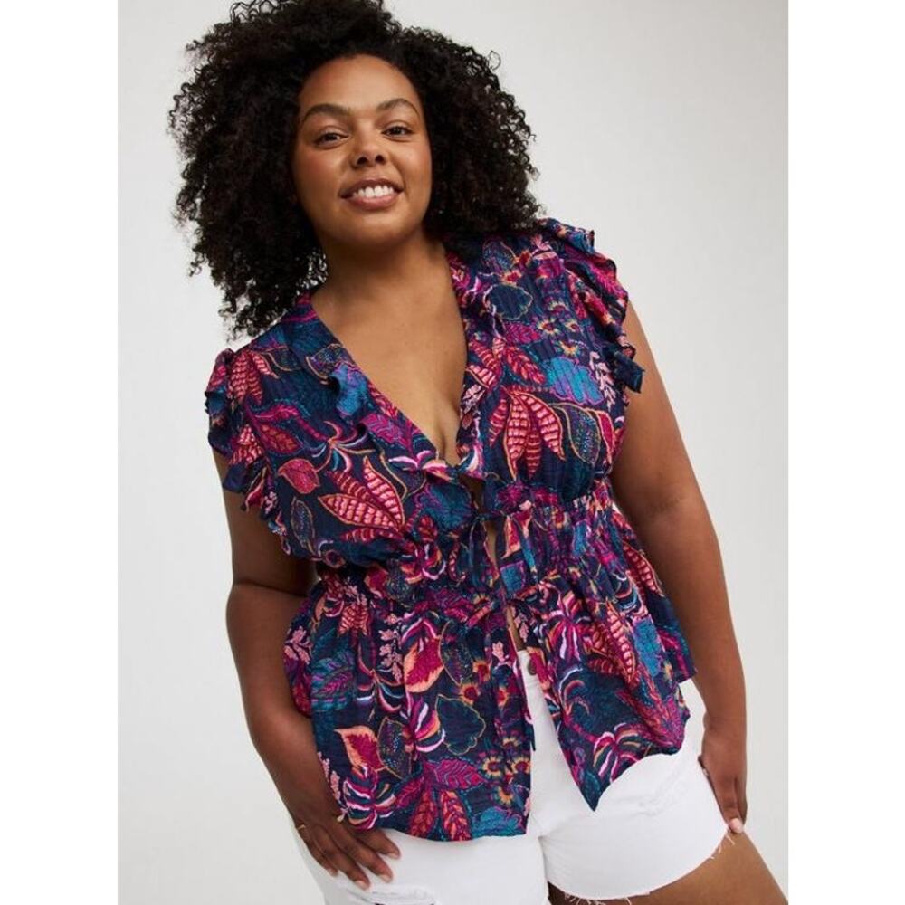 Torrid Blouse Women’s Ruffle V-Neck Tie Front Size 18 Short Flutter Sleeves